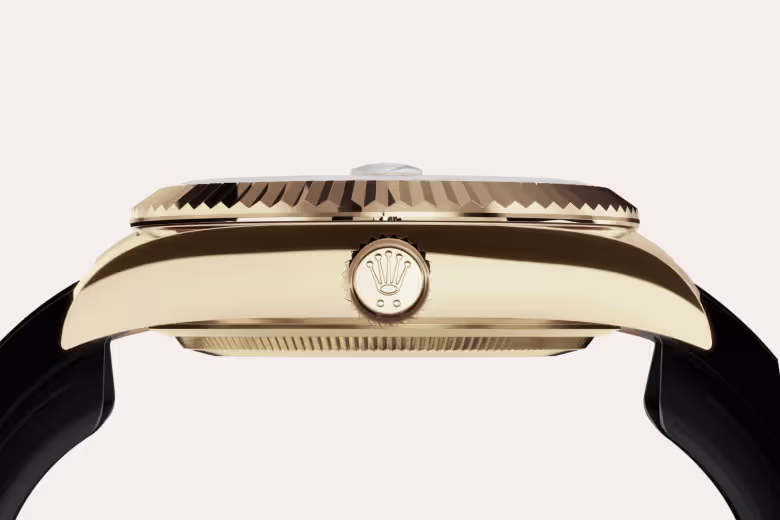 Rolex Sky-Dweller 18 ct yellow gold M336238-0004 - Rolex Boutique Sentosa